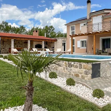 Villa Maria With Outdoor Pool *
