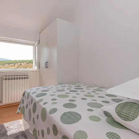 Maria With Outdoor Pool *