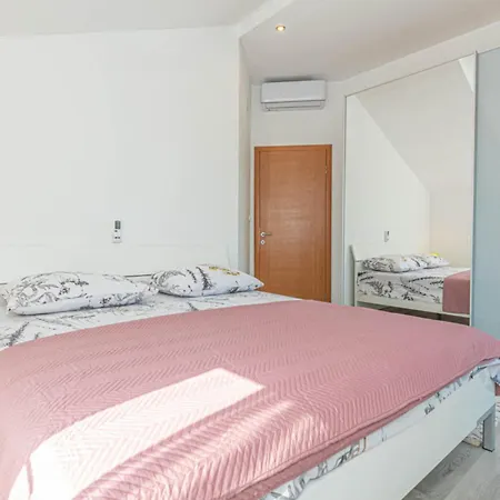 Maria With Outdoor Pool Villa Drniš