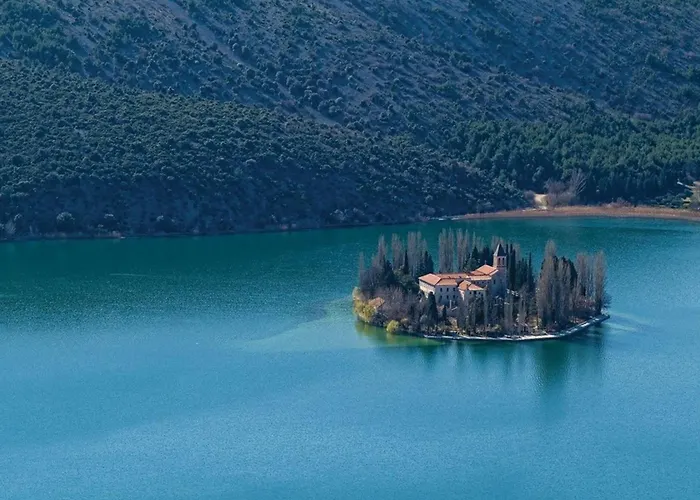 Villa Maria With Outdoor Pool Drniš