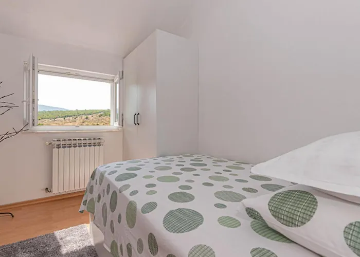 Maria With Outdoor Pool *